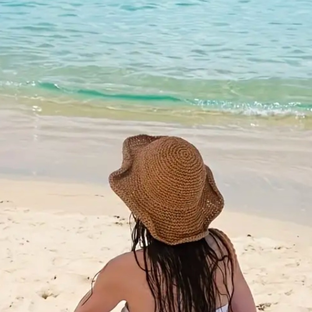 FINAL PRICE ❤️🔥 RAFFIA ❤️🔥 SCALLOPED EDGE BEACH HAT NWT - Picture 2 of 12